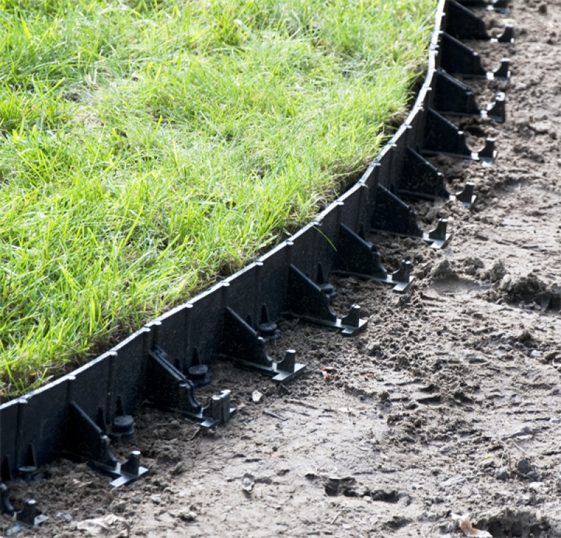 OBKT25 műanyag leszúró tüske ágyásszegélyhez